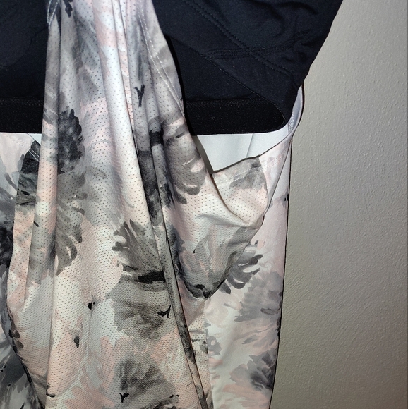 Fabletics Top Size M - Picture 2 of 4